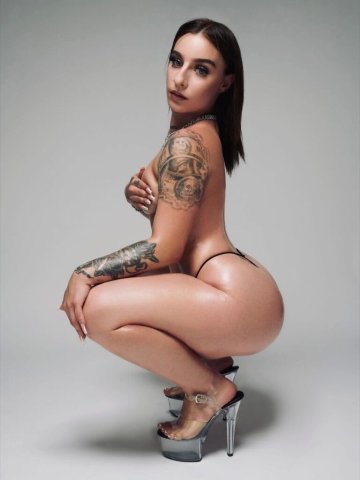 Portland Female Escort — morning specials, half-hour to multiple hours - 1