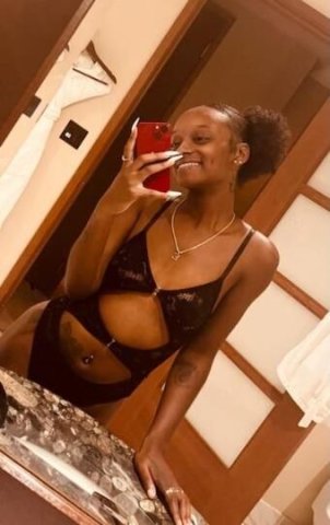 Spokane Petite Female Escort — Phone Sex & Video Chat This Weekend - 1