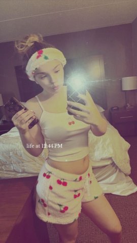 Toledo Female Escort — $200 for 30 mins / $300 for 1 hr - 1