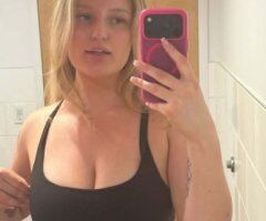Minneapolis / St. Paul escorts - Minneapolis/St. Paul Blonde GFE Companion (Fetish Friendly) - Curvy Body & Sensual Touch