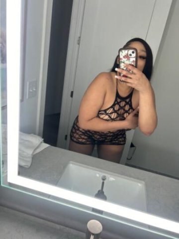 Orlando Female Escort — Incall & Outcalls (Deposit Required) - 1