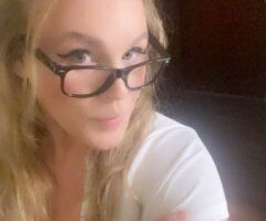 Jess — Rockford IL Female Escort (Fun, Relaxed, Clean) - Image 4