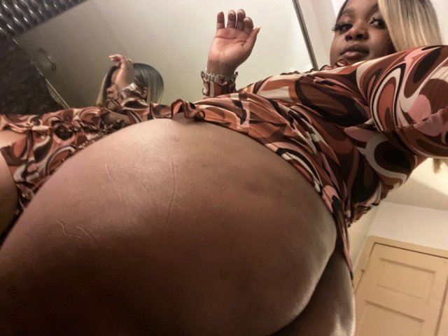 Queens NY Female Escort — In/Outcalls available now - 1