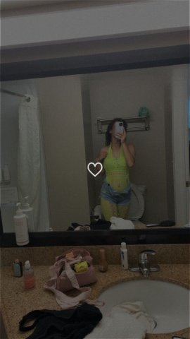 Pretty & Petite 23 Female Escort — In-calls, Outcalls, FaceTime - 1
