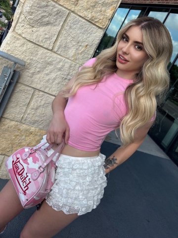 Petite blonde escort (26) — outcalls across Ft. shows - 1