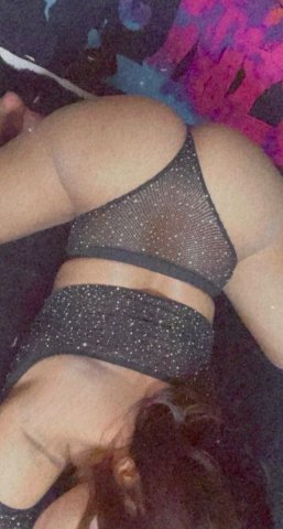 Roanoke, VA Female Escort — Meet & Greets, Full-Body Massage, Housekeeping - 1