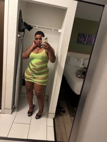 Memphis, Tennessee Female Escort — Truck Driver Friendly & Curvy Services - 1