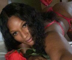 Chicago escorts - Chicago Female Escort (Outcalls Only) — Soft Voice, Firm Presence