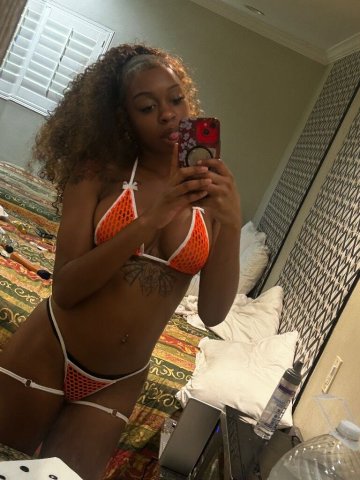 Venus — Petite Female Outcall Dates in Portland, OR - 1