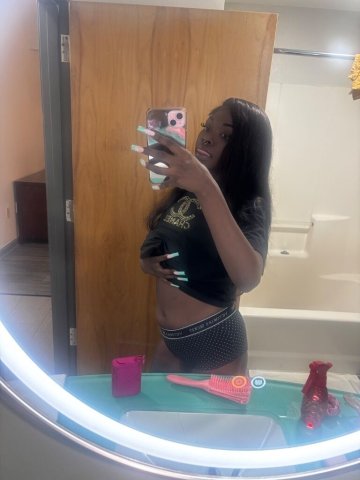 Southern Maryland Petite Chocolate Female Escort — Incall Head Specialty - 1