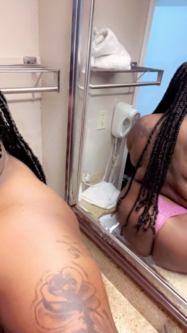 Baton Rouge, Louisiana Female Escort — Incalls only, 1 leg due to gunshot - 1