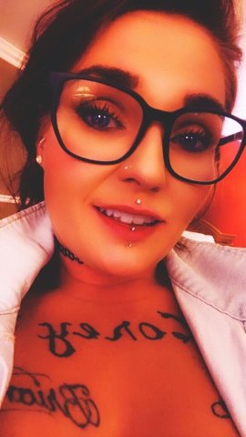 Bunnie (29) White Girl — Incall in Sparks (Throat Goat) - 1
