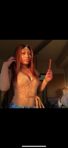 Chicago Female Escort — intimate settings & chemistry - 1