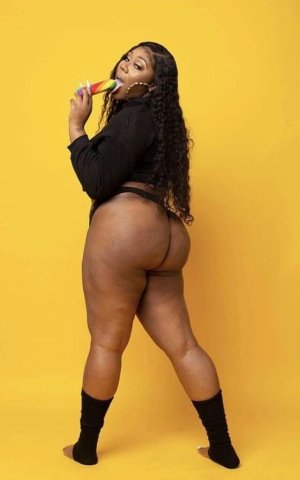 Springfield Fetish Party Girl (27) — thick & wet vibes, real pics - 1