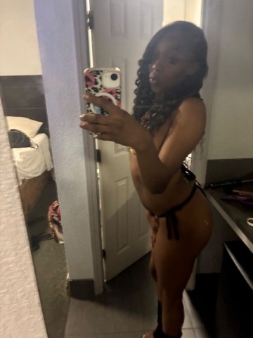 Ms. Mini  (18) — Tight, wet fun, car fun / incall - 1