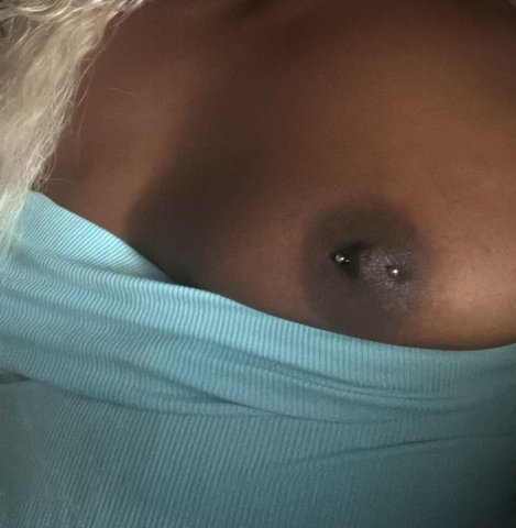 Madison, WI Female Escort — Incall Only (No Bare Sex/No Anal) - 1