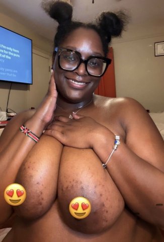 Peach — Yuma AZ Female Escort (GFE + Anal, Doggy, 3-Some Special) - 1