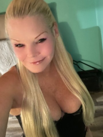 Town & Country Area Tampa Incall Female Escort (45+) — Videochat, Pics/Vids - 1