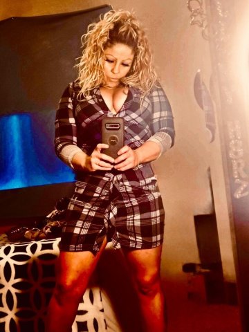 Las Vegas Downtown Blonde MILF Escort on Fremont St (Allie) - 1