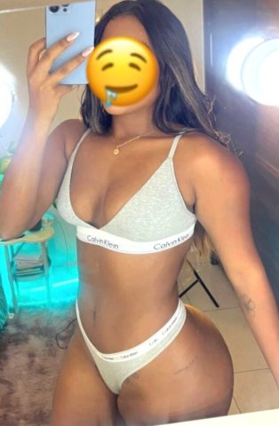 Colombiana Latina Escort (26) — BBJ Extra & Aypapi - 1