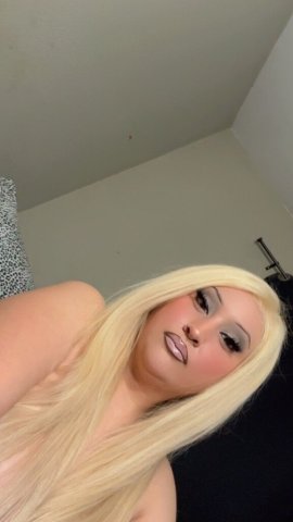 Modesto Latina Bombshell — playful, passion-forward private time - 1