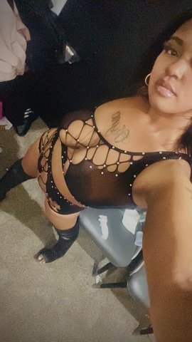 Queens NY Outcalls Only Female Escort — Late-Night 5-Star Experience - 1
