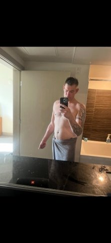 looking for sexy lady for oral - 1