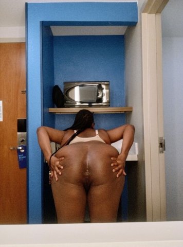 Hartford CT Escort — Anal Option & Incalls/Outcalls Up to 2am - 1