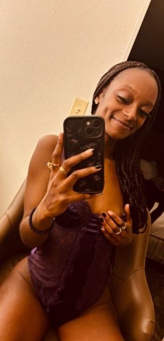 Mt. Vernon WA Zhari Lafari — Real-Pic Female Escort - 1