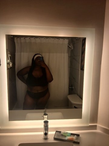 Fort Lauderdale Female Escort — QV-100 car dates - 1