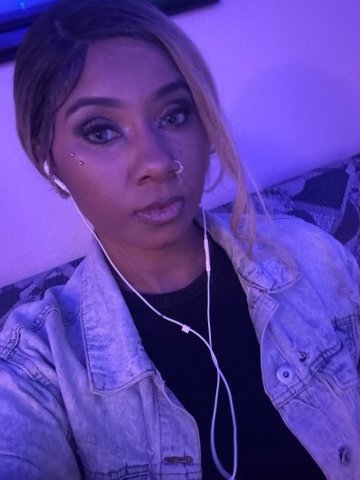 Las Vegas Female Escort — GFE package with deep tissue & erotic massage, fetish-friendly - 1