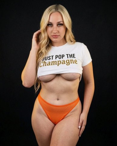 Virginia Beach, VA Female Escort — FaceTime/Google Meet verified - 1