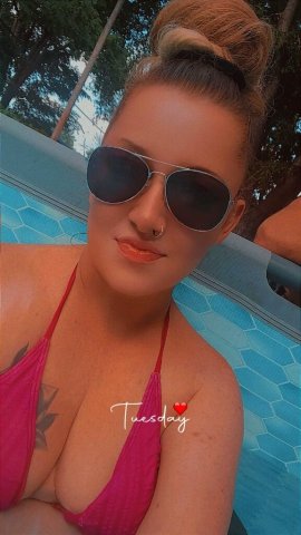Springfield Traveling Female Escort — Live Chat & Outcall Content Packages - 1