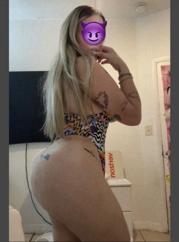 Cuban Latina Escort (27) in Cincinnati, Ohio - 1