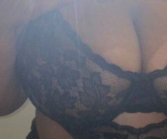 Omaha Female Escort — Affectionate Playful Dates & Massages - Image 4