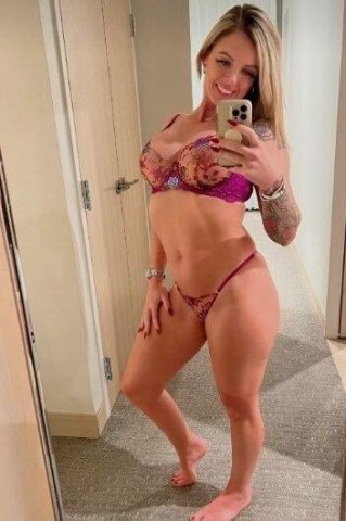 Salina, Kansas VIP 39-Year-Old Female Escort — In-call & out-call - 1