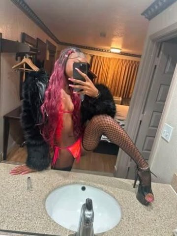 Stockton Incall & Outcall Female Escort — Suites/Hotels & Ready-By-Phone - 1