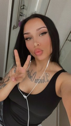Monica (Boston) FaceTime Shows, Customs & Content - 1