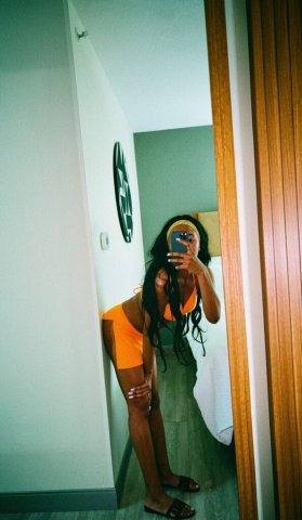 Ice cream girl () 21 — Raleigh-Durham Female Escort - 1