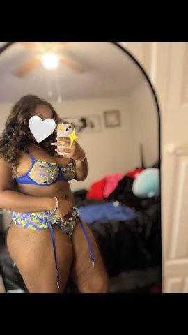 Everett Escort — Longer Sessions by Accommodating - 1