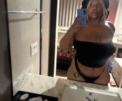 Long Beach CA Blonde Bombshell Outcalls — Big Dick Sucking & Teasing - Image 6