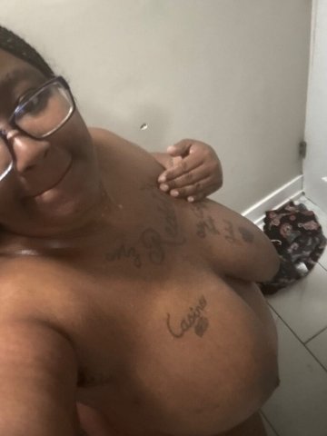 Chicago Female Escort — Car Date Only, In-Call - 1