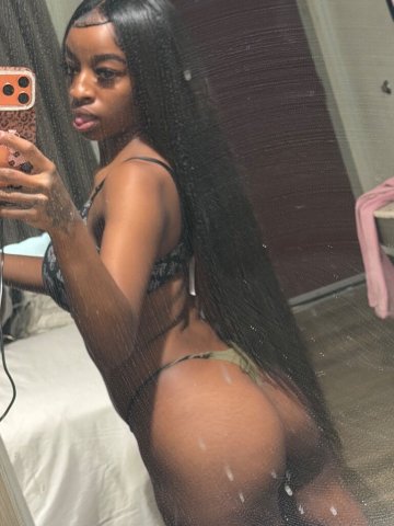 Inland Empire Female Escort — 22, petite & 420 friendly - 1