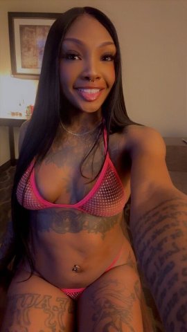 Bloomington, IL Female Escort — Incall Wet & Warm (30) - 1