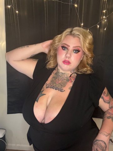 Tampa Female Escort — Incall, GFE, topless/lingerie haircuts - 1