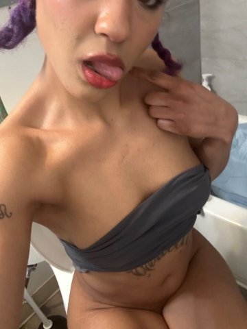 Soft-spoken independent escort in Palmdale/Lancaster, CA — calm & discreet - 1