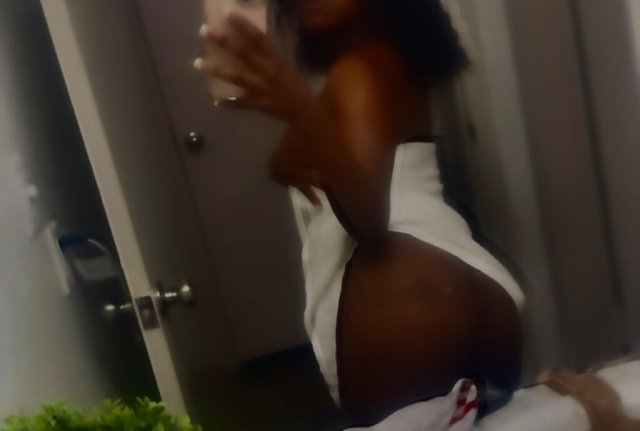 Raleigh-Durham Female Escort — No bare, no anal, condom required - 1