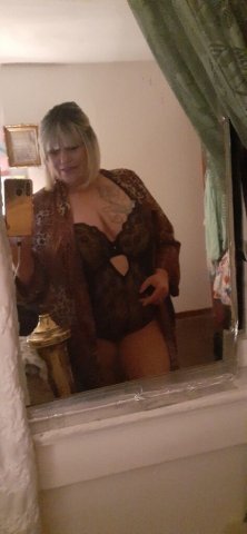 Full-Figured Trucker-Friendly Female Escort in South Kansas City - 1