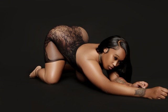 Greenville, SC Throat Goat Outcalls — Slim Petite Red Bone, Tatted, Truckers - 1