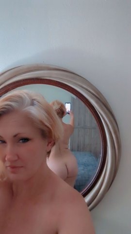 Daytona Beach Mature Female Escort — classy discretion - 1